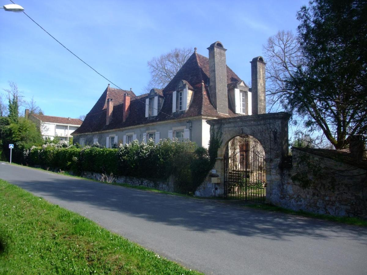 La Grange Des Peres - Sejournez Dans Une Authentique Chartreuse Du Xviiieme Siecle Saint-Cyprien  Exterior photo